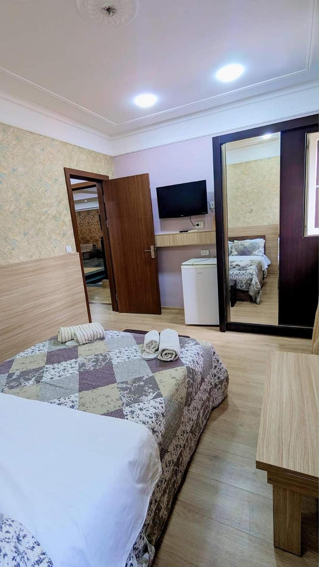 Dkd-Bridge Hotel ティビリシ 部屋 写真