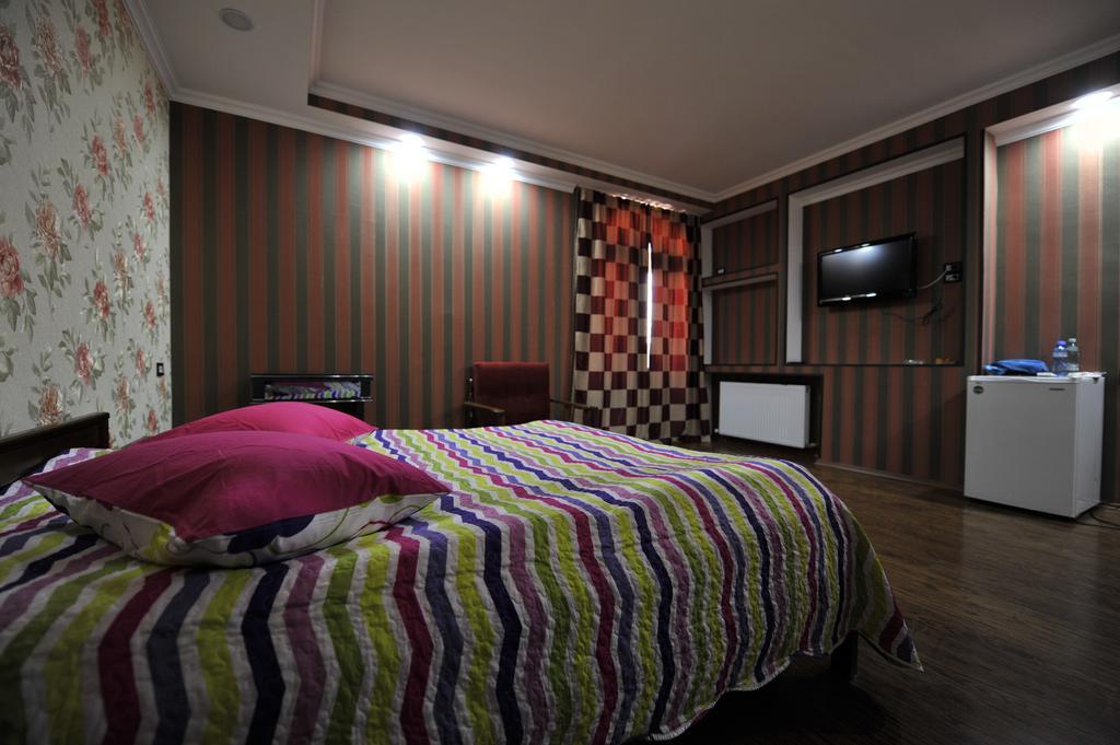 Dkd-Bridge Hotel ティビリシ エクステリア 写真